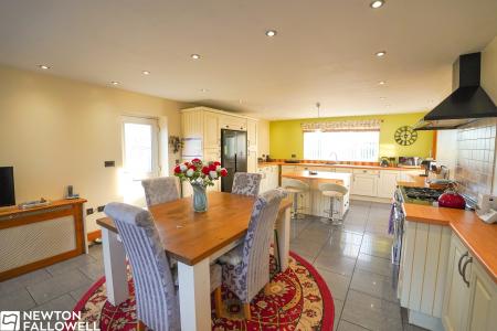 3 bedroom Detached bungalow for sale in Meeting House Lane, South Leverton, DN22