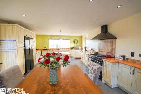 3 bedroom Detached bungalow for sale in Meeting House Lane, South Leverton, DN22