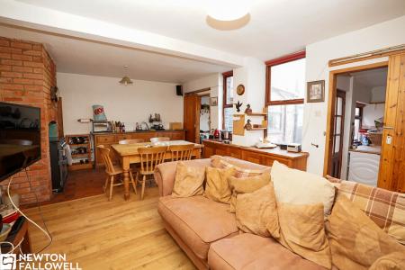 5 bedroom Terraced House for sale in Nelson Street, Retford, DN22