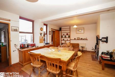 5 bedroom Terraced House for sale in Nelson Street, Retford, DN22