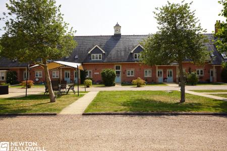 2 bedroom Apartment for sale in New Court Gardens, Retford, DN22