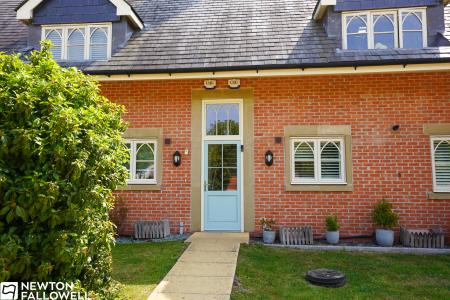 2 bedroom Apartment for sale in New Court Gardens, Retford, DN22