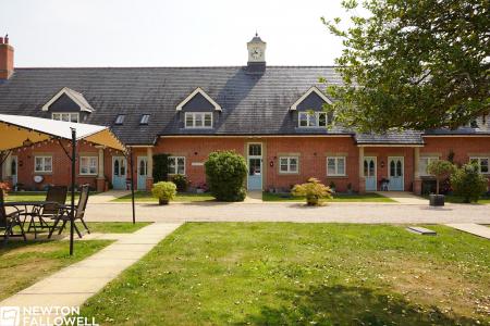 2 bedroom Apartment for sale in New Court Gardens, Retford, DN22