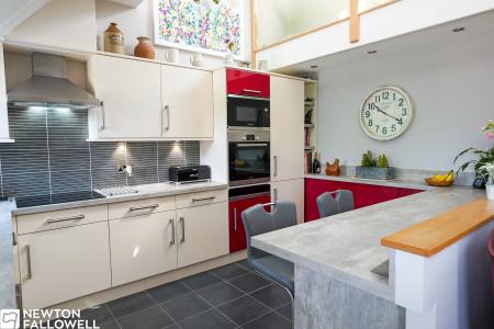 2 bedroom Apartment for sale in New Court Gardens, Retford, DN22