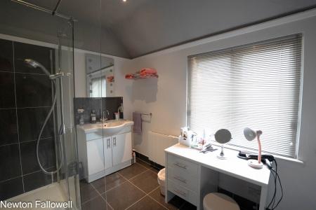 3 bedroom Detached house for sale in North Road, Retford, DN22