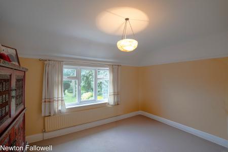 3 bedroom Detached house for sale in North Road, Retford, DN22