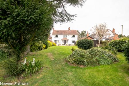 3 bedroom Detached house for sale in North Road, Retford, DN22