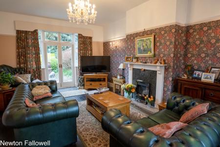 3 bedroom Detached house for sale in North Road, Retford, DN22