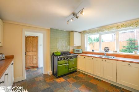 5 bedroom Semi-detached house for sale in Richard Street, Retford, DN22