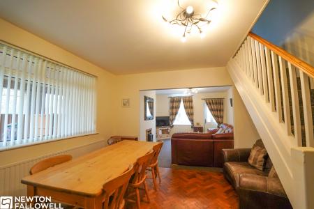 5 bedroom Semi-detached house for sale in Richard Street, Retford, DN22