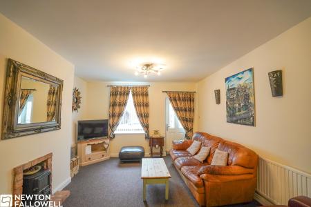 5 bedroom Semi-detached house for sale in Richard Street, Retford, DN22