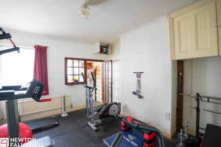 3 bedroom Terraced House for sale in Station Road, Bawtry, DN10