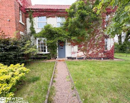 4 bedroom Detached house for sale in Sutton Lane, Sutton cum Lound, DN22