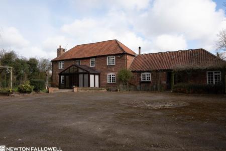 3 bedroom Detached house for sale in Townside, Treswell, DN22