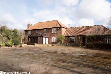 3 bedroom Detached house for sale in Townside, Treswell, DN22