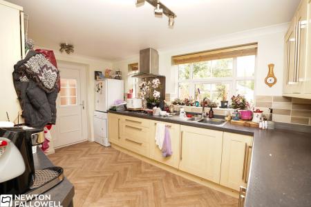 4 bedroom Detached house for sale in Wollaton Rise, Retford, DN22