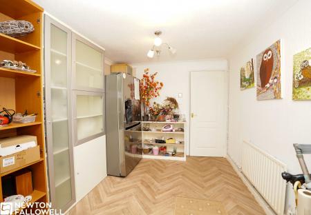 4 bedroom Detached house for sale in Wollaton Rise, Retford, DN22