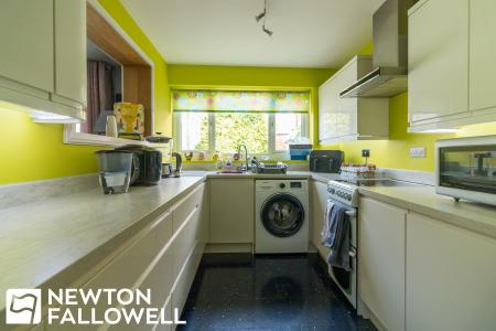 3 bedroom Bungalow for sale in South View Drive, Clarborough, DN22