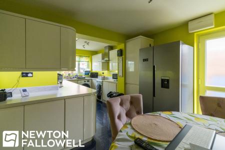 3 bedroom Bungalow for sale in South View Drive, Clarborough, DN22