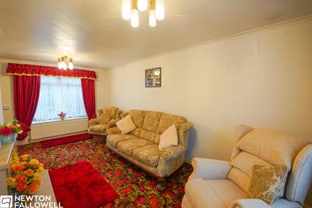 3 bedroom Semi-detached house for sale in Lawnwood Avenue, Elkesley, DN22