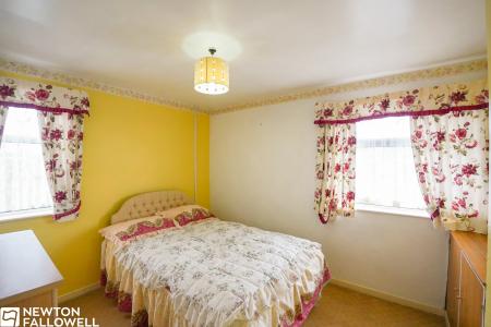 3 bedroom Semi-detached house for sale in Lawnwood Avenue, Elkesley, DN22