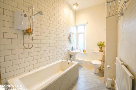 4 bedroom Town house for sale in London Road, Retford, DN22