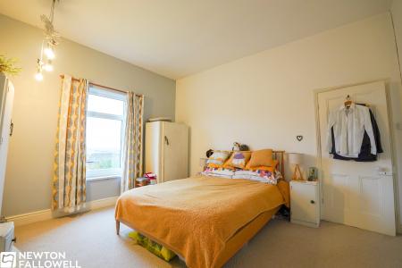 4 bedroom Town house for sale in London Road, Retford, DN22