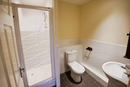 2 bedroom Flat to let in Mill Bridge Close, Retford, DN22