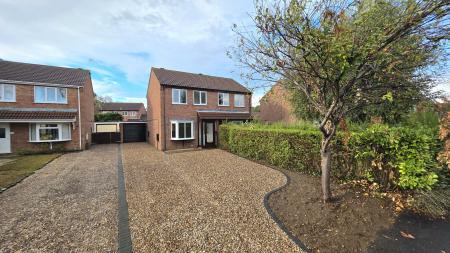 Ambleside Close, Sleaford, NG34