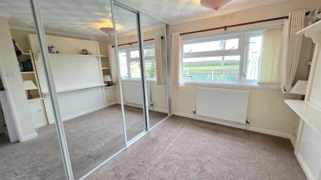 2 bedroom Park home for sale in Braemar Residential Park, Kirkby Green, Lincoln, LN4