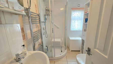 2 bedroom Park home for sale in Braemar Residential Park, Kirkby Green, Lincoln, LN4