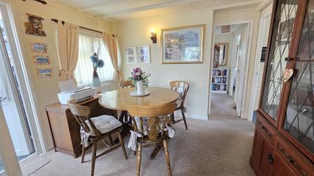 2 bedroom Park home for sale in Braemar Residential Park, Kirkby Green, Lincoln, LN4