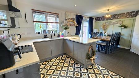 4 bedroom Detached house for sale in Brocklebank Way, Holdingham, NG34