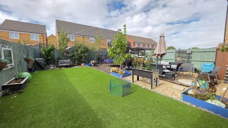 4 bedroom Detached house for sale in Brocklebank Way, Holdingham, NG34