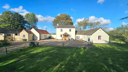 5 bedroom Detached house for sale in Digby Fen, Billinghay, LN4