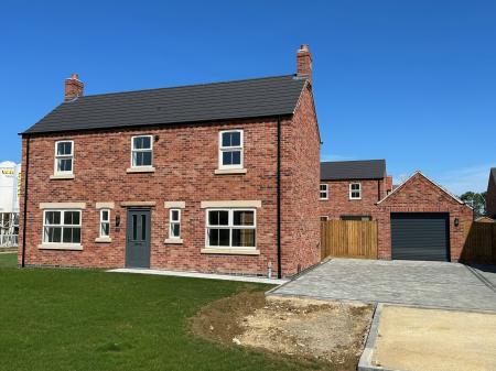 4 bedroom Detached house for sale in Dunston Road, Metheringham, LN4