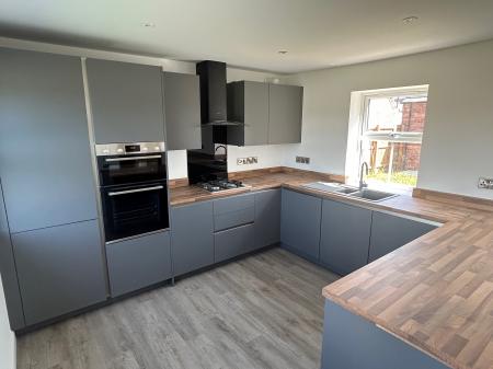 4 bedroom Detached house for sale in Dunston Road, Metheringham, LN4