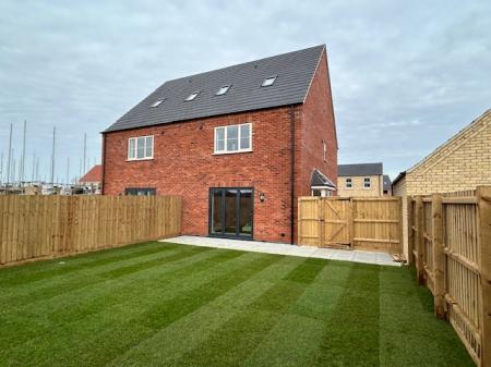 4 bedroom Semi-detached house for sale in Dunston Road, Metheringham, LN4