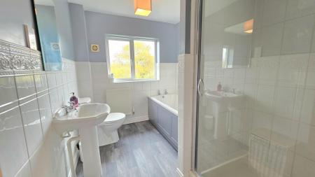 5 bedroom Detached house for sale in Grampian Close, Sleaford, NG34