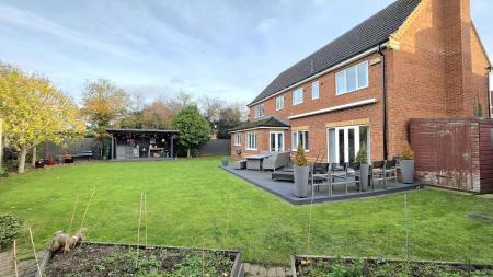 5 bedroom Detached house for sale in Grampian Close, Sleaford, NG34