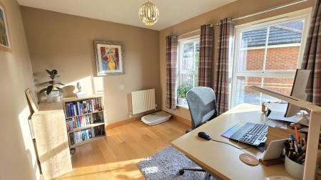 5 bedroom Detached house for sale in Grampian Close, Sleaford, NG34