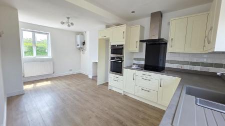 3 bedroom Semi-detached house for sale in Grantham Road, Sleaford, NG34