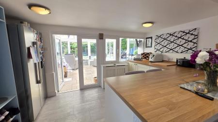 4 bedroom Detached house for sale in High Gate, Helpringham, NG34