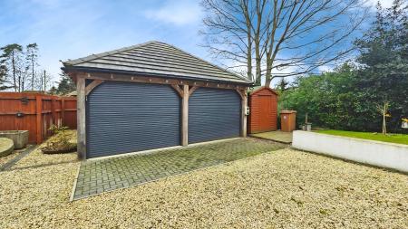 4 bedroom Detached house for sale in High Street, Walcott - Lincolnshire, LN4