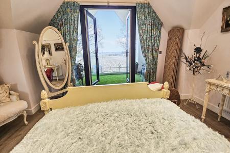 4 bedroom Detached house for sale in High Street, Walcott - Lincolnshire, LN4