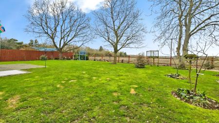 4 bedroom Detached house for sale in High Street, Walcott - Lincolnshire, LN4