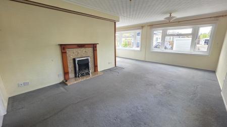 2 bedroom Park home for sale in Lindum Park, Ruskington, NG34