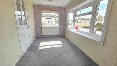 2 bedroom Park home for sale in Lindum Park, Ruskington, NG34