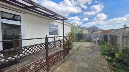 2 bedroom Park home for sale in Lindum Park, Ruskington, NG34