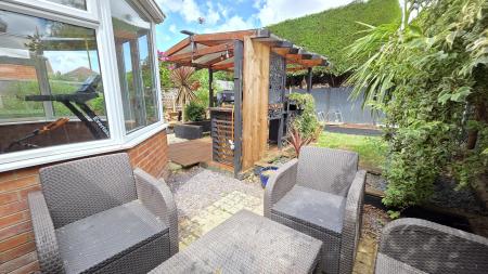 4 bedroom Detached house for sale in Lomax Drive, Sleaford, NG34